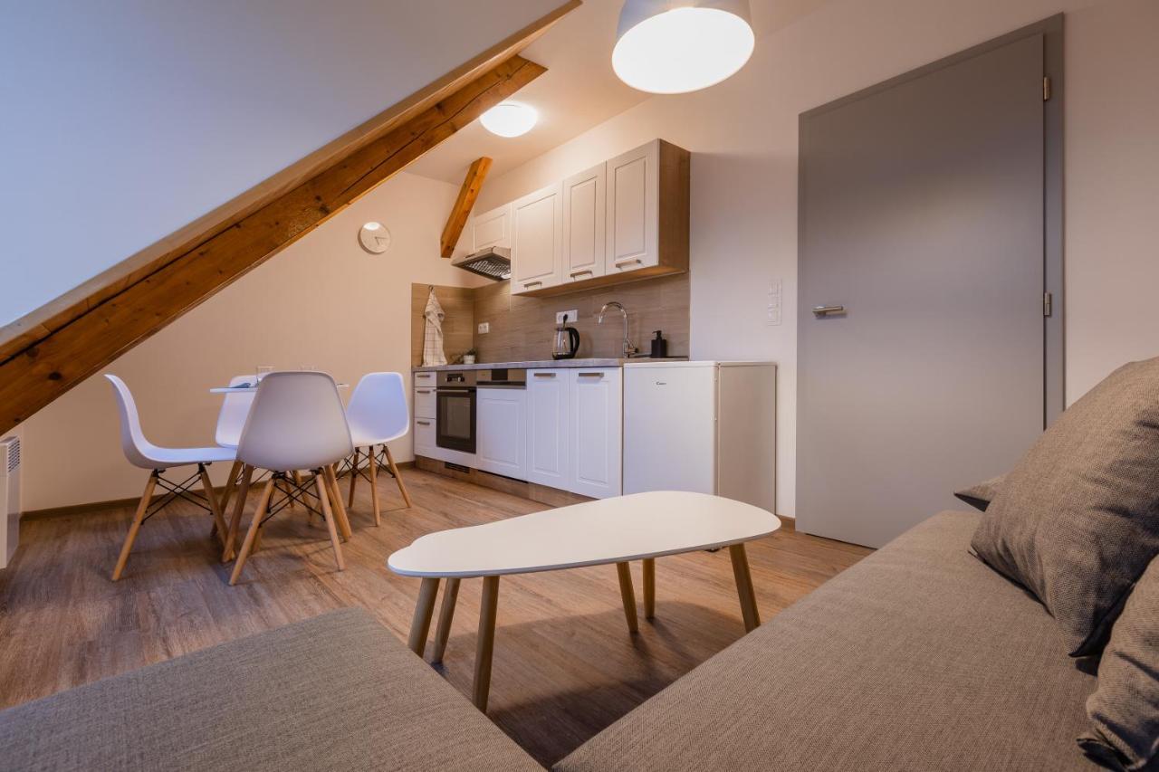 Romanticky Loft Parking U Hlavniho Nadrazi Olomouc Exterior foto